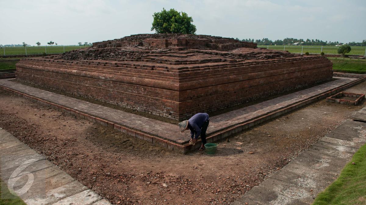 068032500_1494404692-Perawatan-Candi-Jiwa-dan-Blandongan-di-Karawang1.jpg