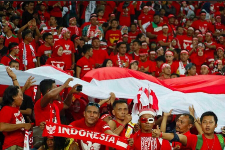 65-persen-suporter-percaya-timnas-indonesia-tembus-piala-dunia-2026-wzs.jpg