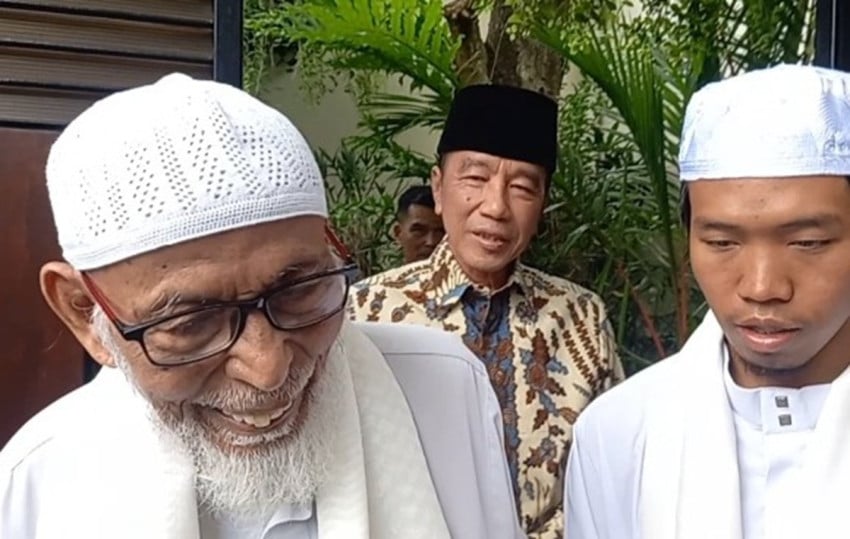abu-bakar-baasyir-20-menit-di-rumah-jokowi-saya-hanya-menasihati-qkf.jpg