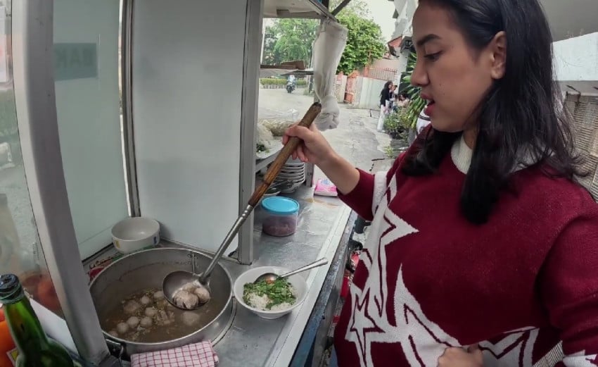 azia-jualan-bakso-pertama-kali-untung-atau-buntung-nih-phw.jpg