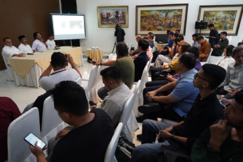 diskusi-forum-warga-negara-soroti-kasus-korupsi-ruy.jpg