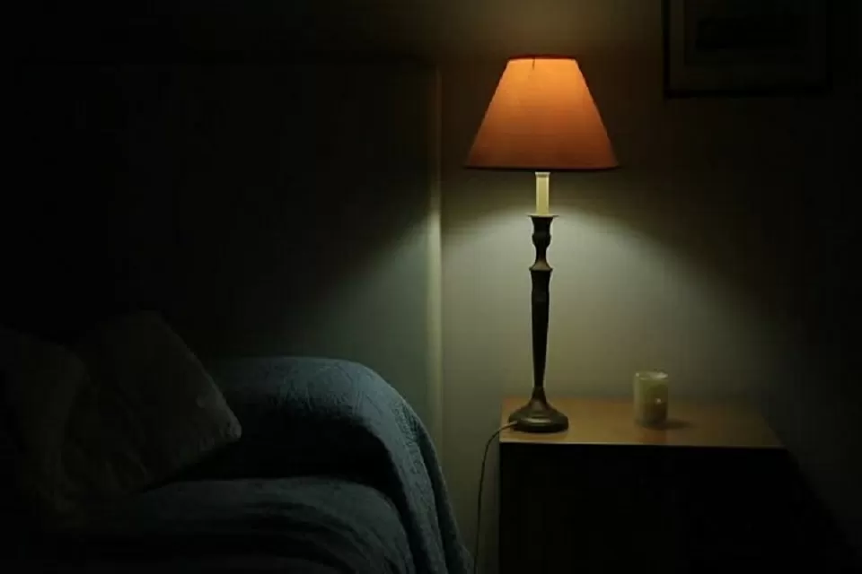 fakta-menakjubkan-dari-sunnah-mematikan-lampu-saat-tidur-lgb.webp.webp