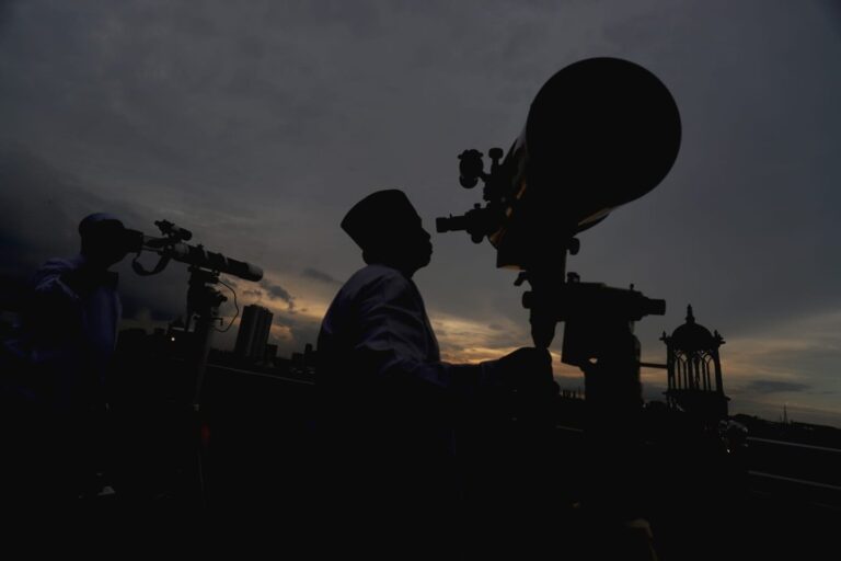 3-penentu-awal-bulan-hijriah-mustahil-pasti-terlihat-dan-imkanur-rukyat-zej.jpg