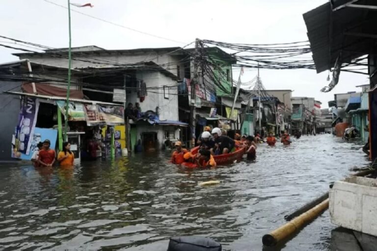 banjir-rob-bakal-melanda-12-wilayah-pesisir-jakarta-hingga-1-maret-2026-ini-daftar-lokasinya-lri.jpg