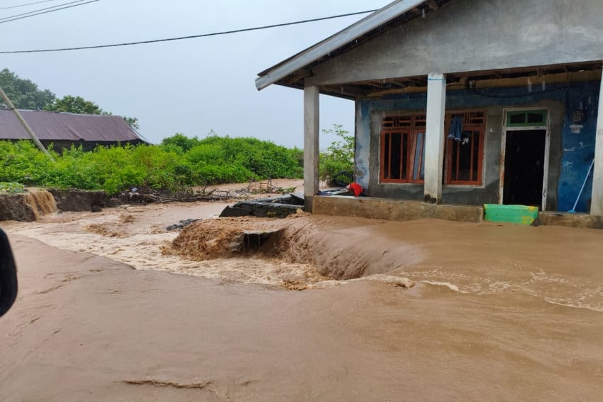 banjir-terjang-lombok-barat-dan-bima-lebih-1500-warga-terdampak-jyu.jpg