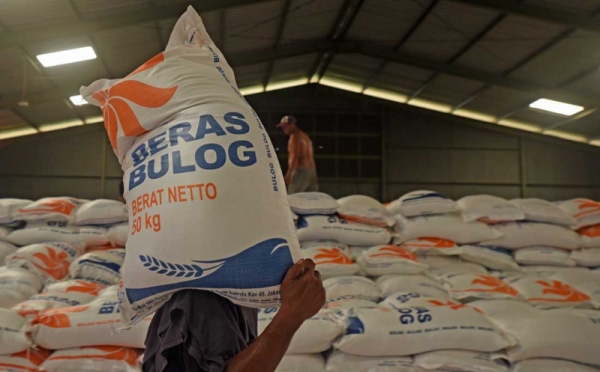 bulog-pasok-kebutuhan-beras-215000-jamaah-haji-indonesia-2026-jxh.jpg