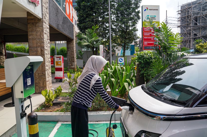dorong-energi-bersih-pertamina-patra-niaga-beri-promo-pertamax-green-95-dan-spklu-tiap-rabu-ldo.jpeg