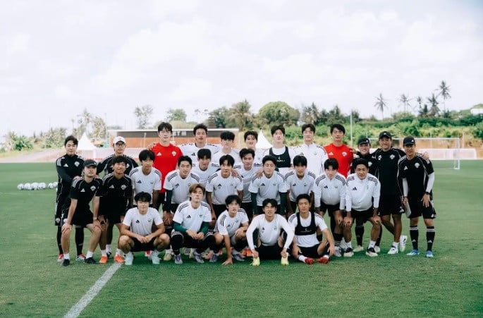 dua-raksasa-korea-selatan-latihan-di-bali-united-training-center-bukti-kekuatan-sport-tourism-indone.jpeg