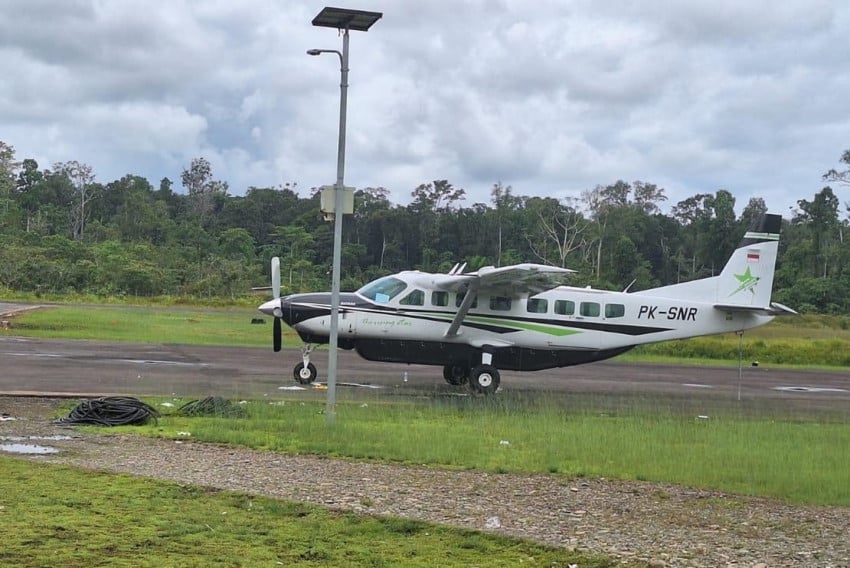 hasil-olah-tkp-penembakan-pesawat-smart-air-di-papua-ada-13-lubang-bekas-peluru-kjt.jpg