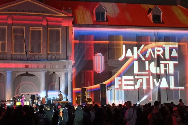 imlek-2026-di-kota-tua-jakarta-meriah-jakarta-light-festival-siap-bertransisi-ke-ramadan-qko.jpg