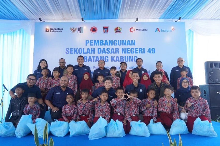 inalum-bangun-kembali-sdn-49-batang-kabung-dan-hadirkan-posko-pengobatan-gratis-chd.jpg