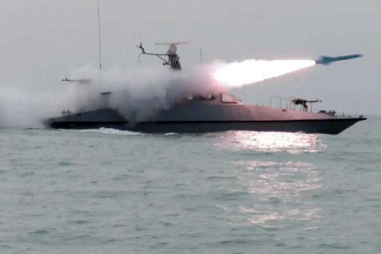iran-tes-sistem-rudal-sayyad3g-di-selat-hormuz-pemanasan-untuk-perang-melawan-as-pfl.jpg