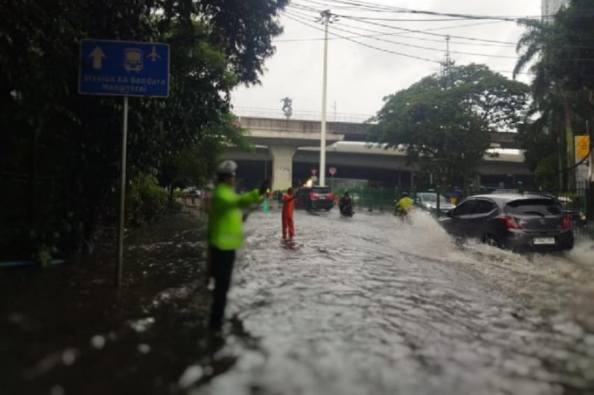 jalan-daan-mogot-dan-pancoran-terendam-banjir-ini-penampakannya-jje.jpg