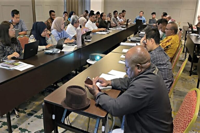 kemendagri-dan-kepp-otsus-papua-dorong-pengembangan-komoditas-kakao-di-yapen-jayapura-mansel-rbi.jpe