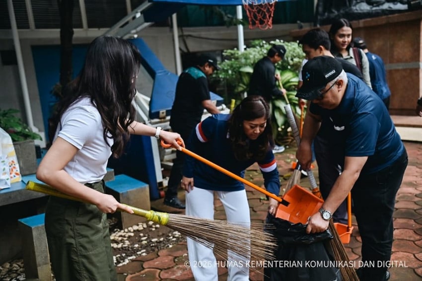 kerahkan-jajarannya-korve-nasional-menkomdigi-budaya-bersih-harus-jadi-etos-kerja-tmt.jpg