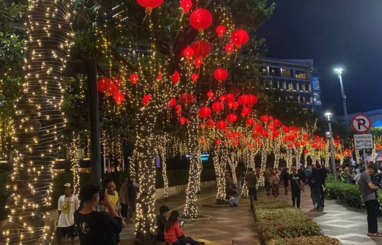 keramaian-di-instagram-bikin-festival-imlek-di-bundaran-hi-makin-dipadati-warga-ojk.jpg