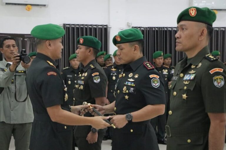 letkol-inf-michael-ronald-perwira-kopassus-resmi-jabat-dandim-0509kabupaten-bekasi-etv.jpg