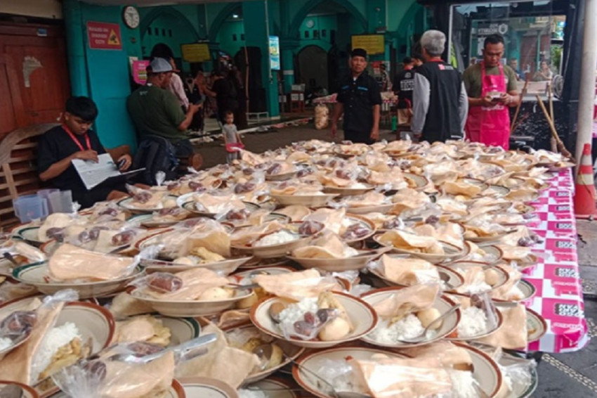masjid-jogokariyan-bagikan-3800-takjil-setiap-hari-selama-ramadan-2026-menu-opor-ayam-hingga-tongsen.jpeg
