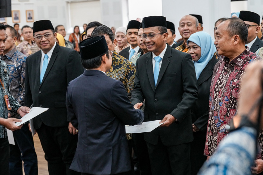menko-cak-imin-resmi-lantik-dirut-bpjs-kesehatan-dan-bpjs-ketenagakerjaan-periode-20262031-jtw.jpg