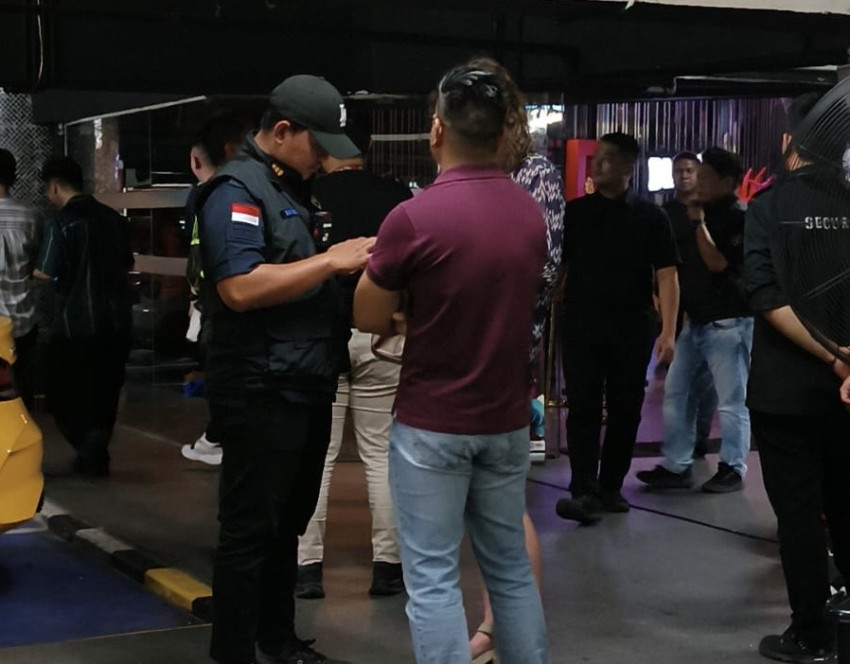 operasi-tempat-hiburan-malam-imigrasi-amankan-dj-dan-dancer-asing-kns.jpg