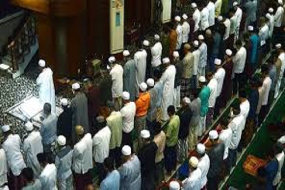 panduan-salat-tarawih-11-rakaat-dan-23-rakaat-kaum-muslim-wajib-tahu-gmk.jpg