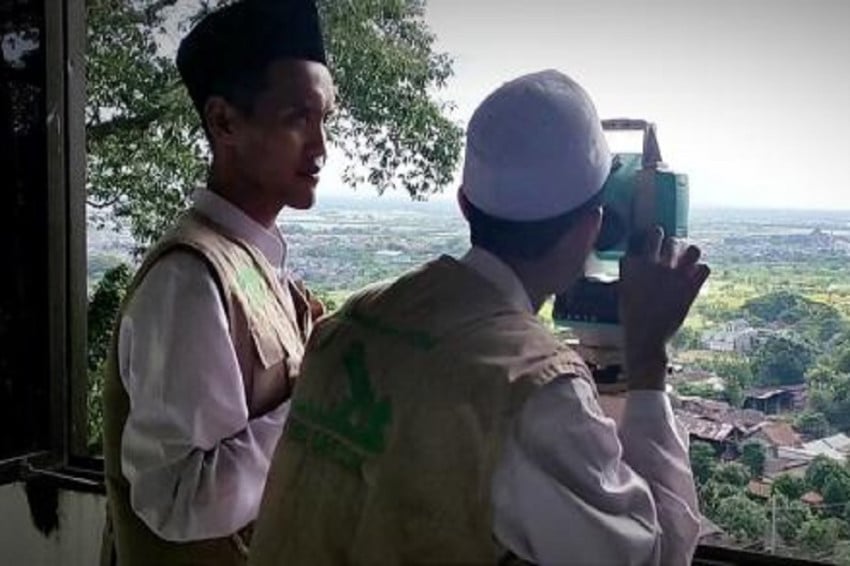pantauan-hilal-bukit-condrodipo-gresik-masih-di-bawah-ufuk-eov.jpg