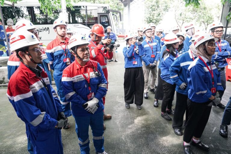 pertamina-patra-niaga-jelaskan-proses-distribusi-dan-qc-bbm-kepada-para-pimpinan-media-ibe.jpeg