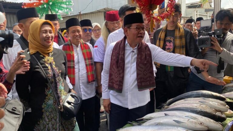 pramono-hadiri-festival-bandeng-rawa-belong-yang-paling-gede-berapa-kilo-hsy.jpg