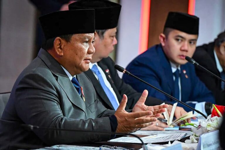 resmi-prabowo-dan-trump-teken-perjanjian-dagang-tarif-1819-produk-jadi-0-jec.jpeg