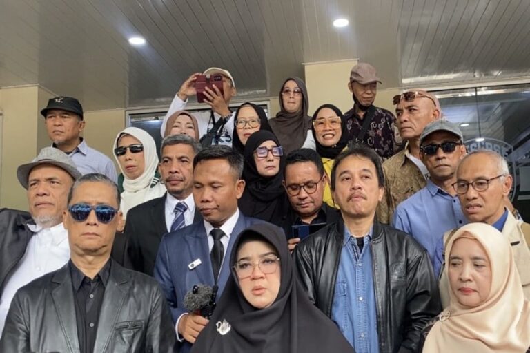 roy-suryo-cs-minta-kasus-ijazah-jokowi-dihentikan-sekjen-projo-mereka-putus-asa-kali-ya-ylu.jpg