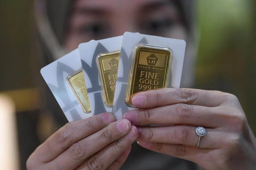 turun-rp45000-per-gram-cek-daftar-harga-emas-antam-hari-ini-nqc.jpeg