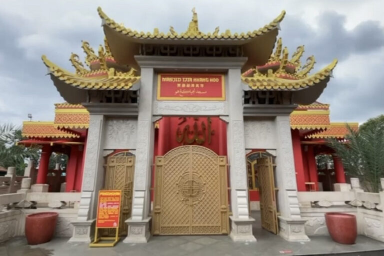 unik-dan-sarat-makna-masjid-tjia-kaang-hoo-hadir-dengan-nuansa-tionghoa-di-jakarta-timur-pgf.jpg