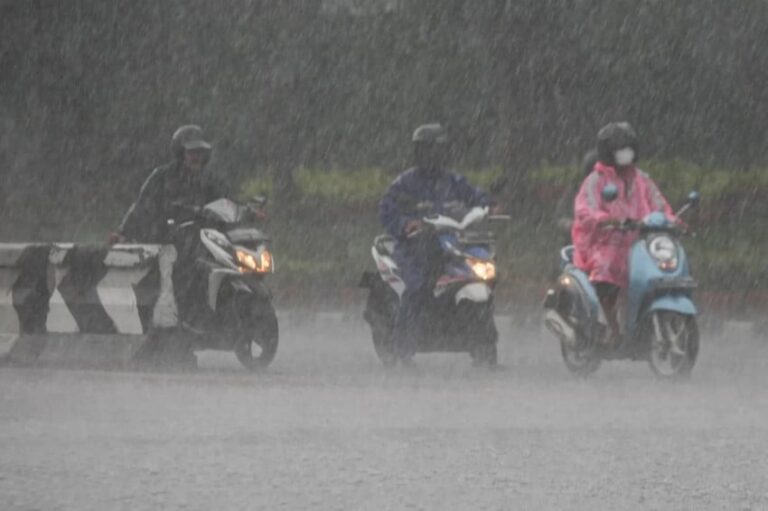 waspada-hujan-lebat-berpotensi-melanda-pulau-jawa-hingga-21-februari-2026-bis.jpg
